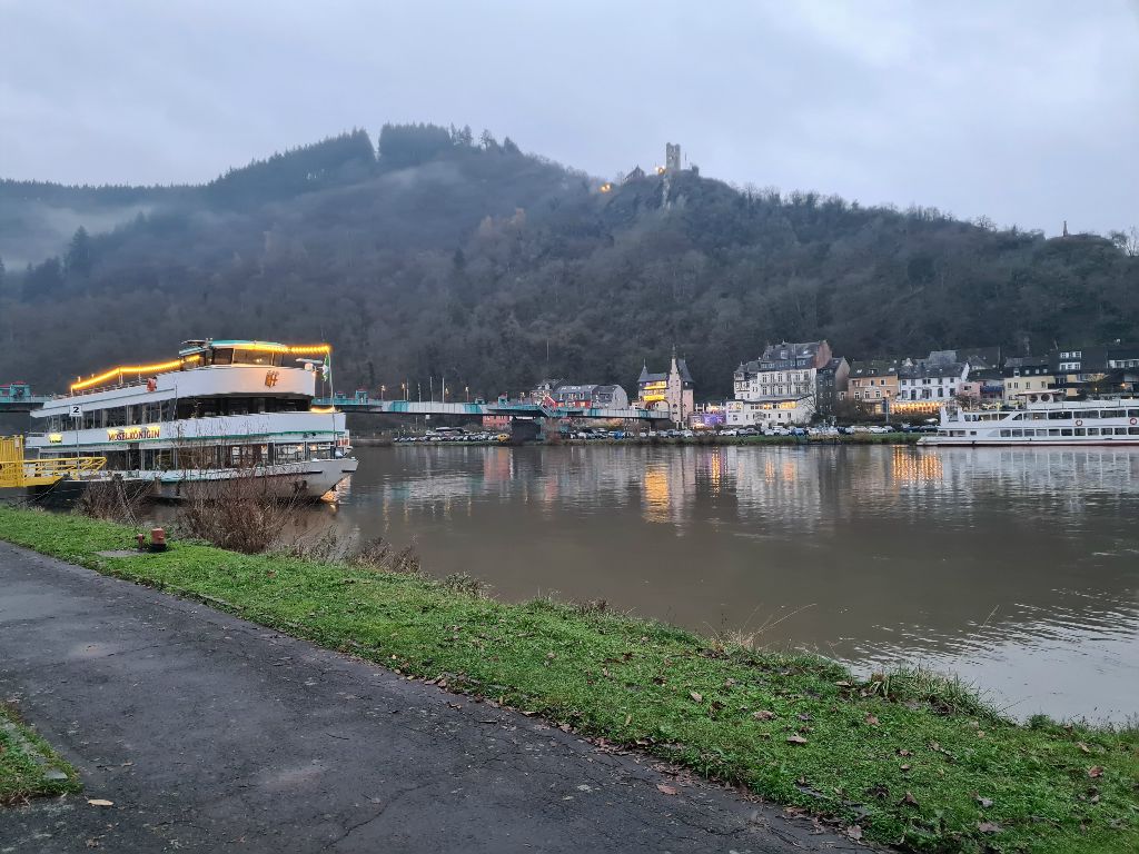 Bild 02_Mosel+Bruecke2