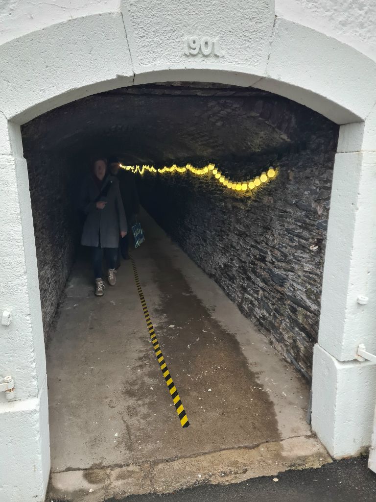 Bild 03_Keller_Eingang1