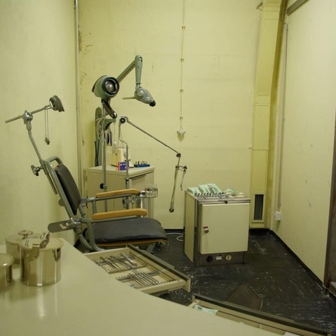 Bild 04_Zahnarztstuhl