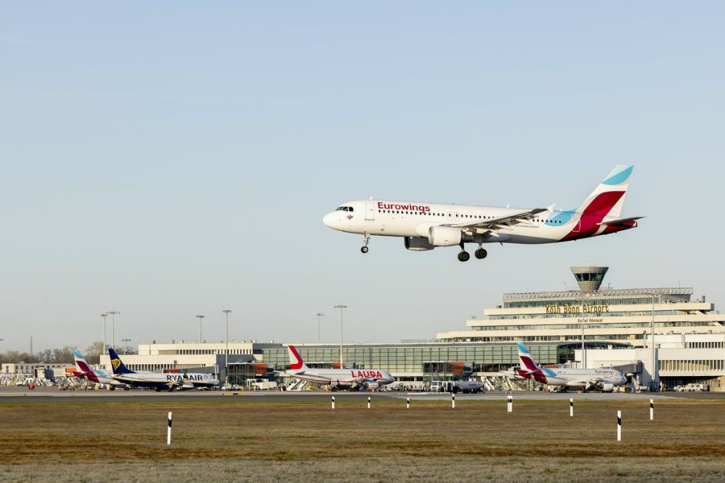 Bild 02_FlugzeugImLandeanflug