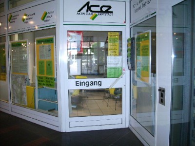 Büro-Eingang des ACE in der Rathaus-Passage